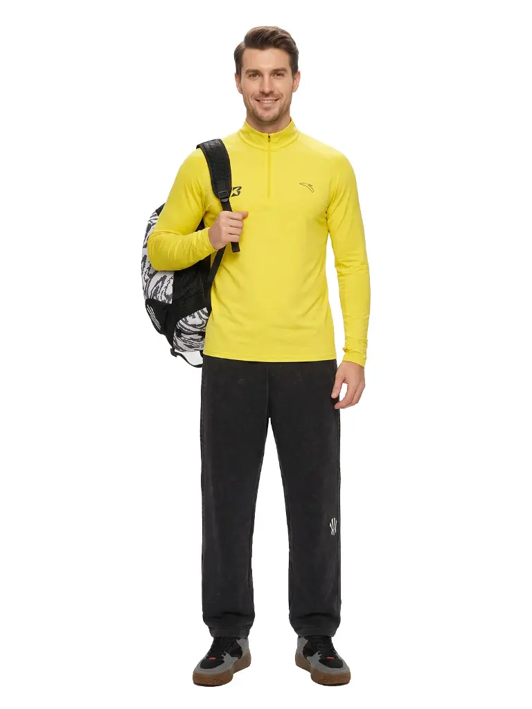 852615401-3_model outfit2.webp